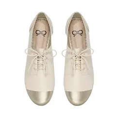 Oxford em Couro Off White com Biqueira Ouro