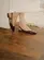 Scarpin Sofia Couro Malbec - Biqueira Croco