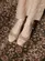 Scarpin Olivia Couro Nobuck Amêndoa