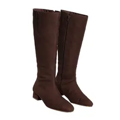 Bota Ivy Cano Longo em Couro Nobuck Café